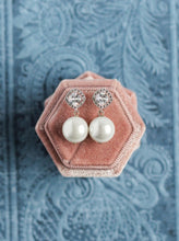 Load image into Gallery viewer, Silver Halo Pearl Earrings
