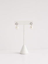 Load image into Gallery viewer, Silver Halo Pearl Earrings
